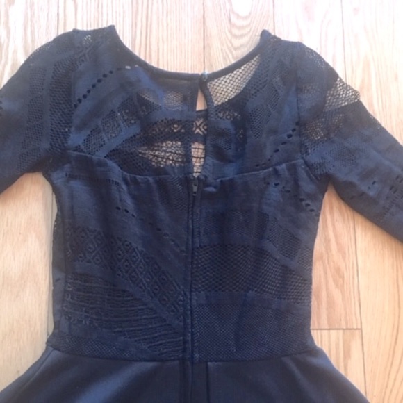 Vintage BCBGeneration Lace Knit Peplum Black Mini Dress - Size 0 - Picture 5 of 9